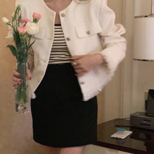 랜디 봄 여름 하객룩 간절기 노카라 은단추 밑단 수술 트위드 미니 자켓(2color)